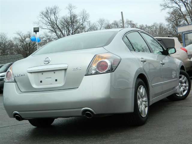 2009 Nissan Altima 2.5 4dr Sedan